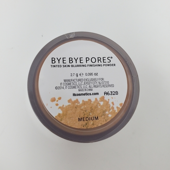 It Cosmetics Bye Bye Pores Tinted Skin Blurring Finishing Powder- SEALED - Picture 2 of 7
